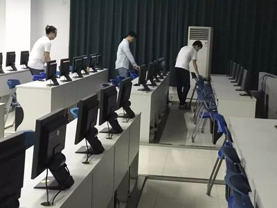 IT自強(qiáng)，靚麗明德——計(jì)算機(jī)學(xué)院第二十五期明德樓機(jī)房公益活動(dòng)紀(jì)實(shí)